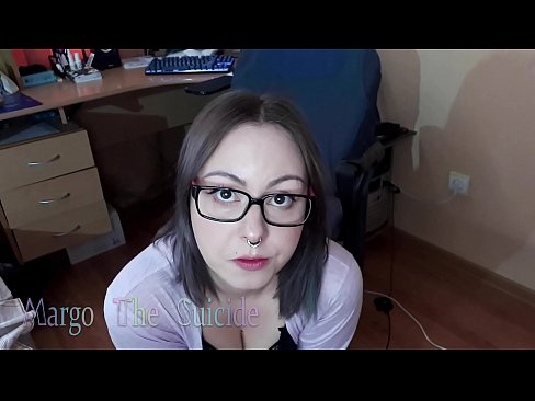 ❤️ Kynþokkafull stelpa með gleraugu sýgur dildó djúpt á myndavélinni ❤️❌ Klámmyndband hjá okkur is.villagesexvideos.ru ️❤