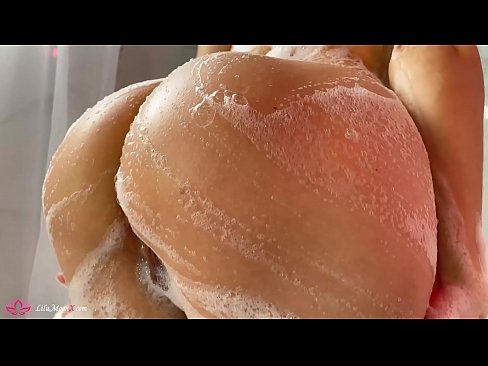 ❤️ Brunette sjálfsfróar kisu með titrara til að fá mikla fullnægingu í sturtu ❤️❌ Klámmyndband hjá okkur is.villagesexvideos.ru ️❤