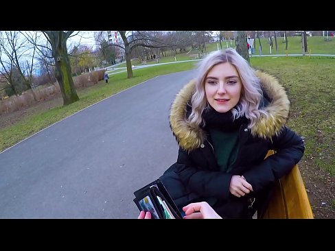 ❤️ Gleypir heitt ásamt ókunnugra fyrir peninga - blástur í garðinum eftir Evu Elfie ❤️❌ Klámmyndband hjá okkur is.villagesexvideos.ru ️❤